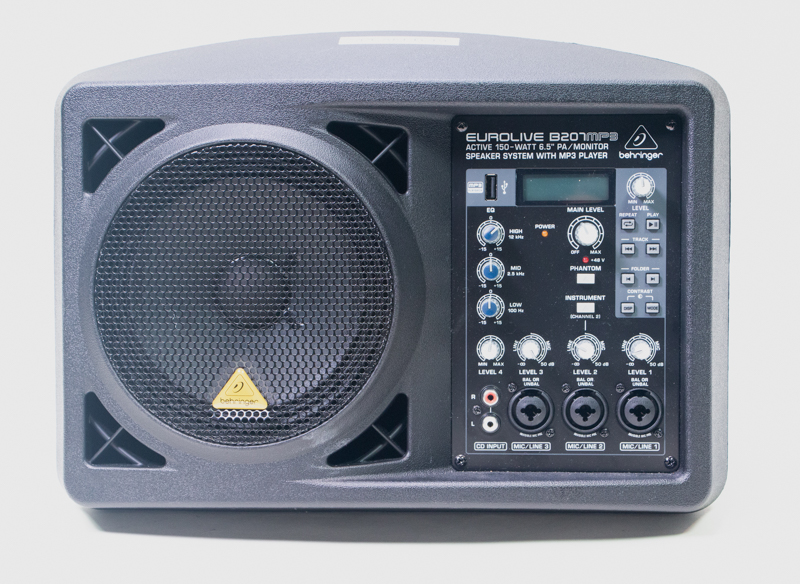 A black Eurolive B207 MP3 speaker system by Behringer